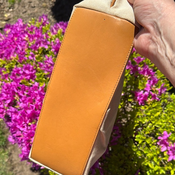 EUC Tory Burch Tan and Cream Tote Bag,Structured Design Tan and off white Cavas - Picture 5 of 10